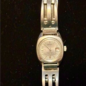 Vintage Non-Working Women’s Seiko Watch
